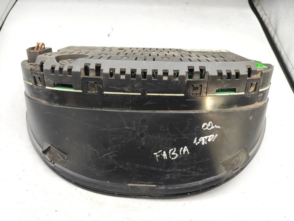 Skoda Fabia Mk1 (6Y) 2001 LHD speedometer instrument cluster 6Y1919880D 