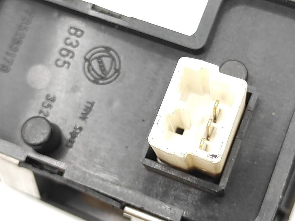 Alfa Romeo 147 JTD 2003 Electric window control switch 735263170 