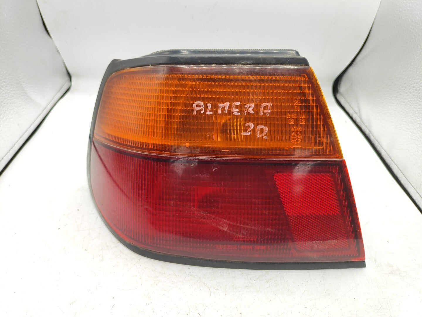 Nissan Almera N15 Hatch 4/5D 1996 LHD Rear Left Taillight Light Lamp 7379