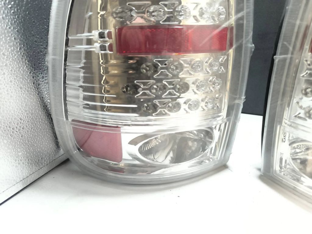Chrysler Voyager 3.8i 1998 LHD rear tail light lamp set WJ200013 