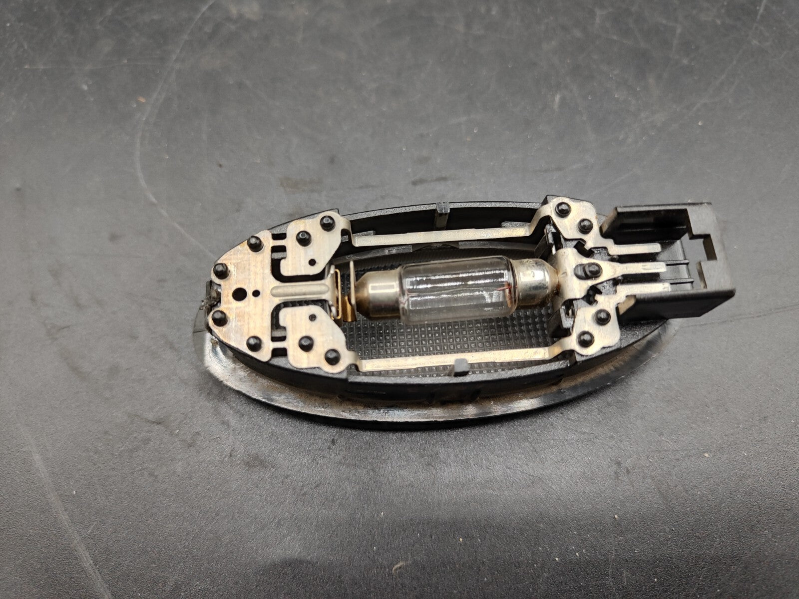 Alfa Romeo 156 2.4JTD 110kW 2001 Rear Boot Trunk Dome Light 717680000