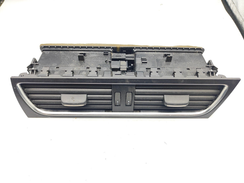 Audi A5 8T 3.0TDI 2008 Front Panel Dash Center Air Vent 8T2820951B