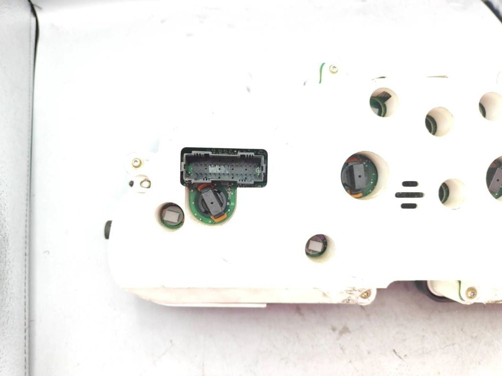 95VW10849YK Volkswagen Sharan 1998 TDI speedometer instrument cluster 