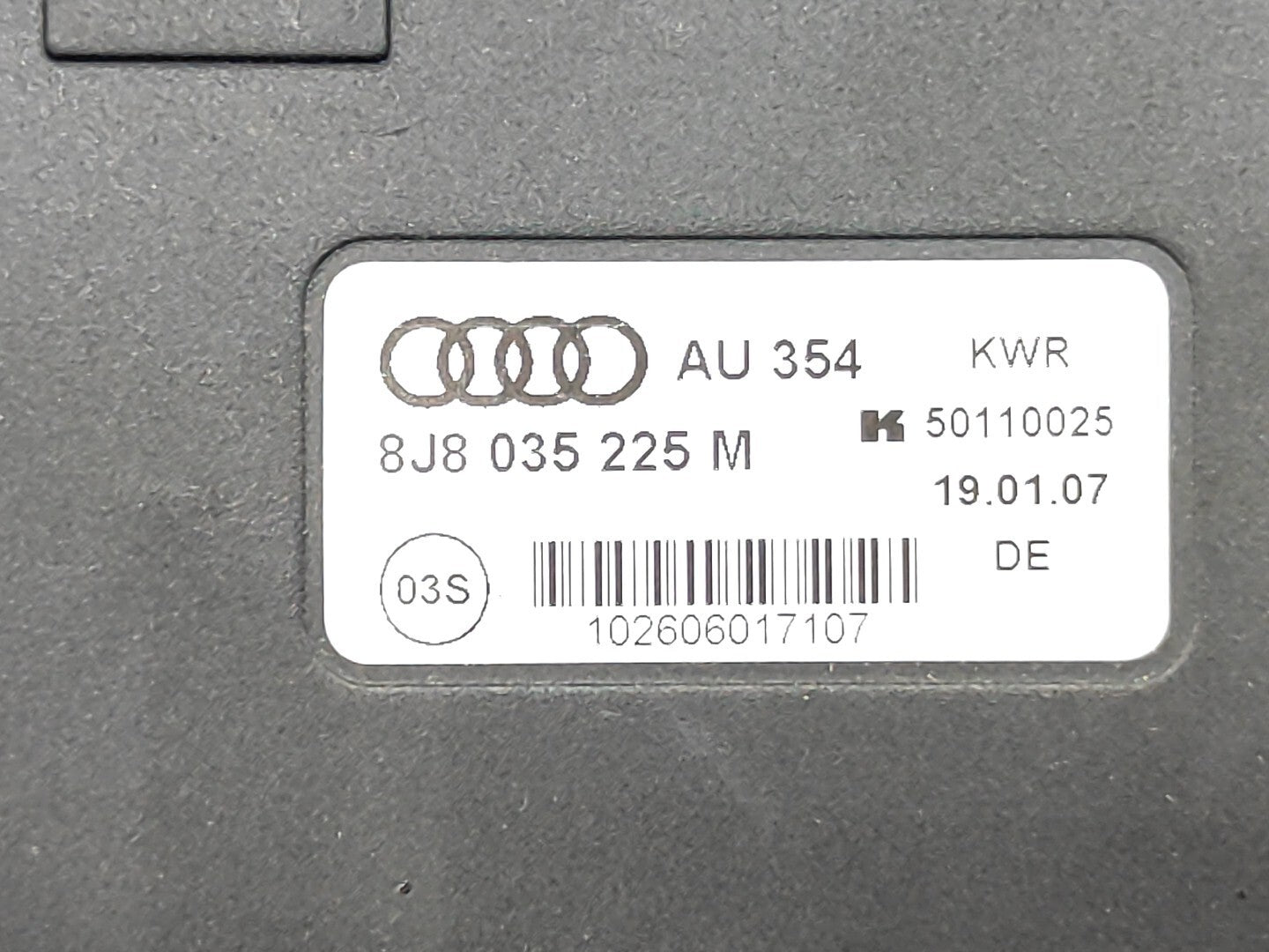 AUDI TT 8J3 3.2 V6 2007 Bootlid Radio Antenna Amplifier 8J8035225M