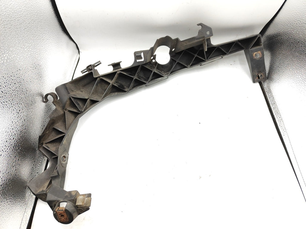 BMW E90 E91 330D 170kW 2006 Front Right Headlight Bracket 7116708 51647116708