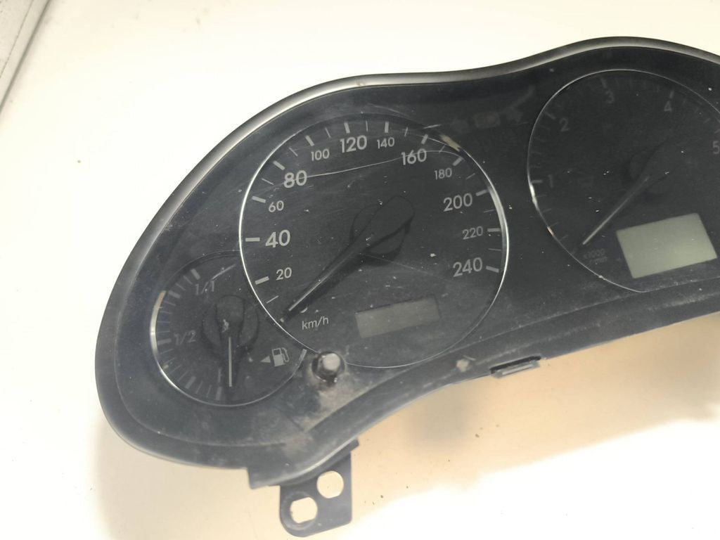 8380005C00 Toyota Avensis T250 2006 speedometer instrument cluster MB2574305297