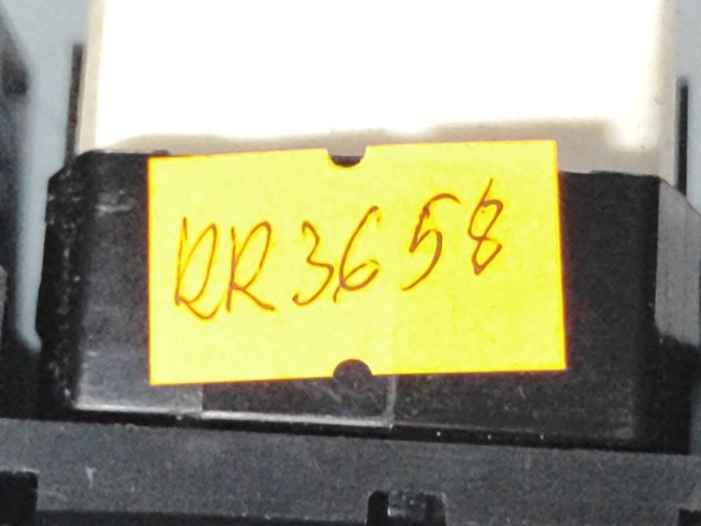 Toyota Avensis T250 2008 Wing mirror switch button 183575 