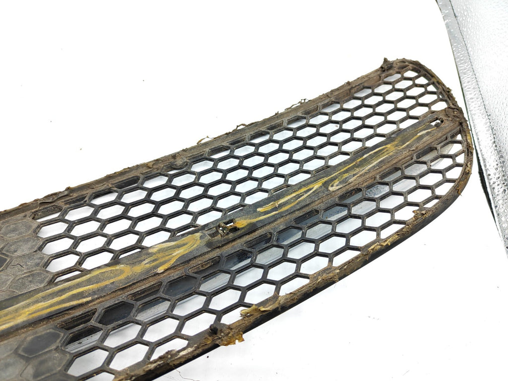 Alfa Romeo 147 1.9JTD 103kW 16V 2004 Front Right Bumper Grill 46557853