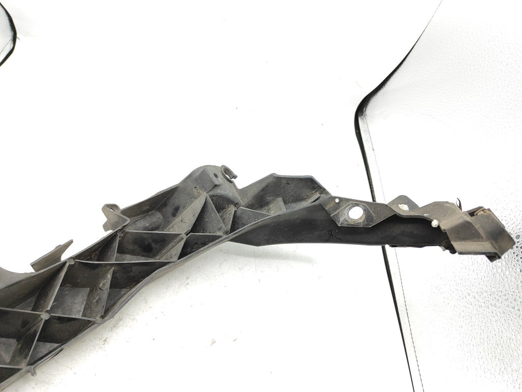 BMW E90 E91 330D 170kW 2006 Front Left Headlight Bracket 7116707 51647116707