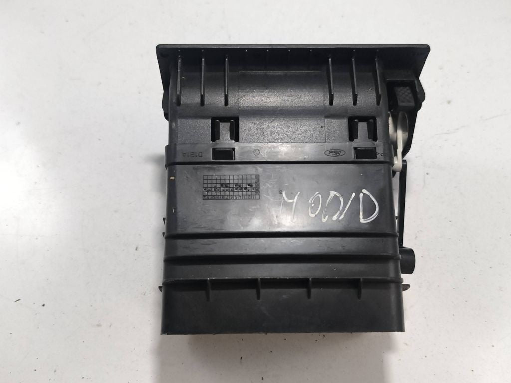 Ford Mondeo Mk III 2002 dash center air vent grill 4S71A018B09AAW 