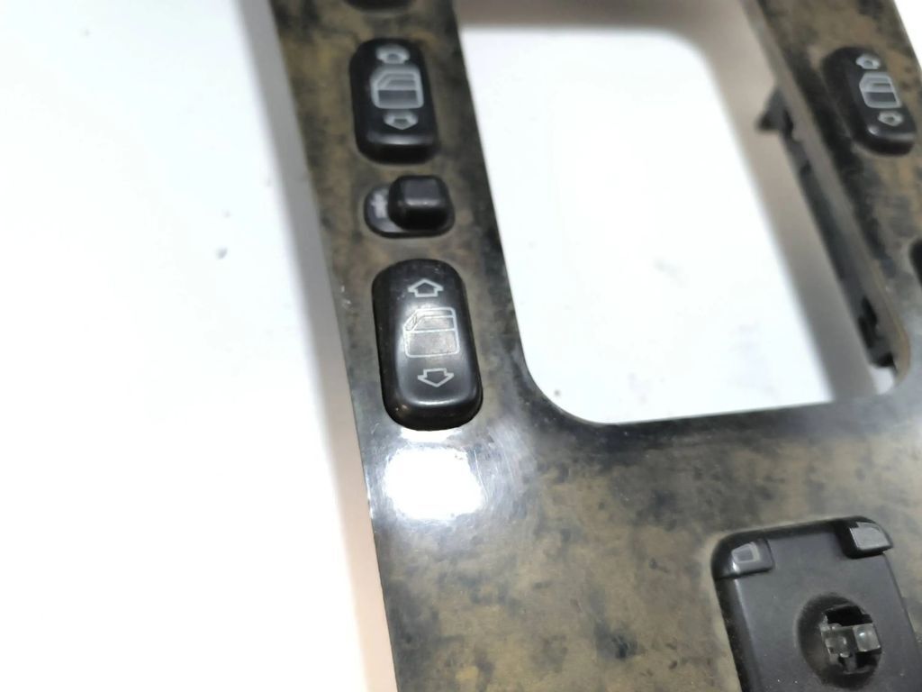 Mercedes-Benz E W210 1996 Wood Gear shifter surround trim plastic 486010 