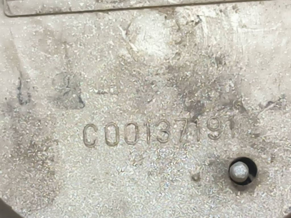 Mazda 626 1995 Original wheel cap C00137191 