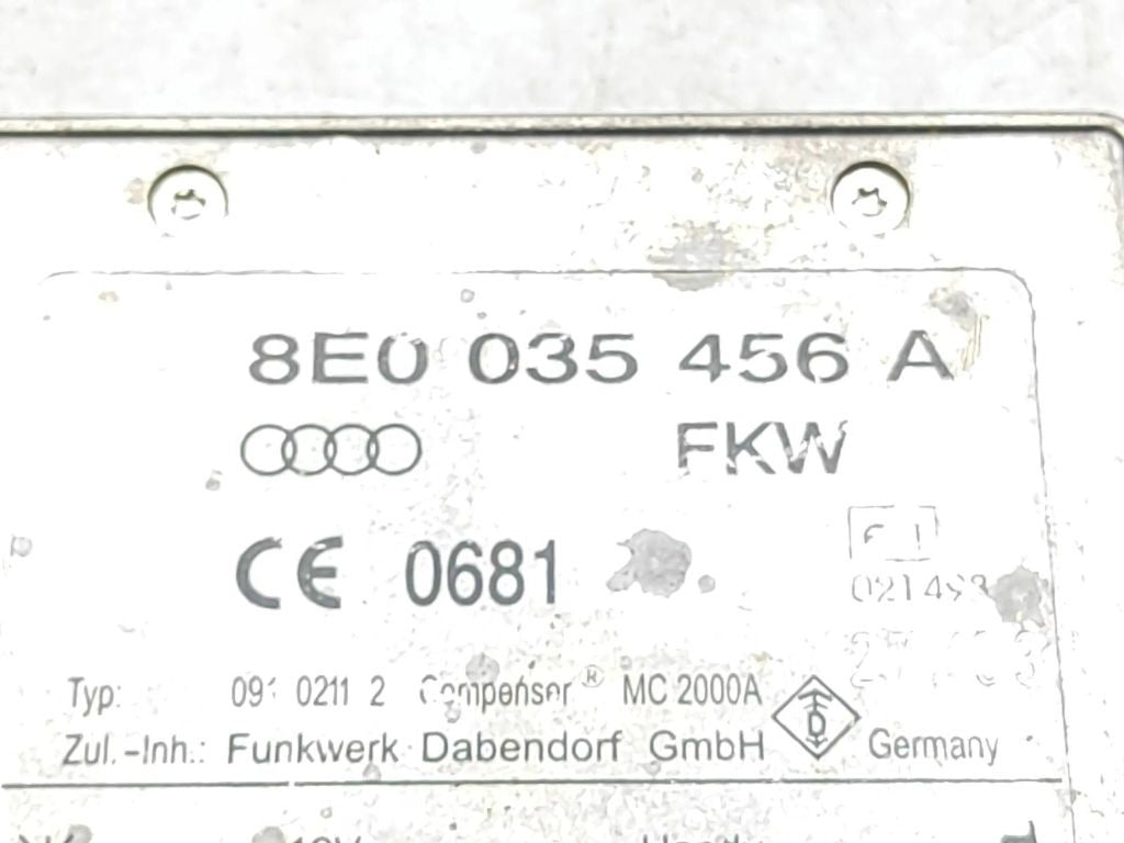 Audi A6 S6 C5 4B 2002 Aerial antenna amplifier 8E0035456A 