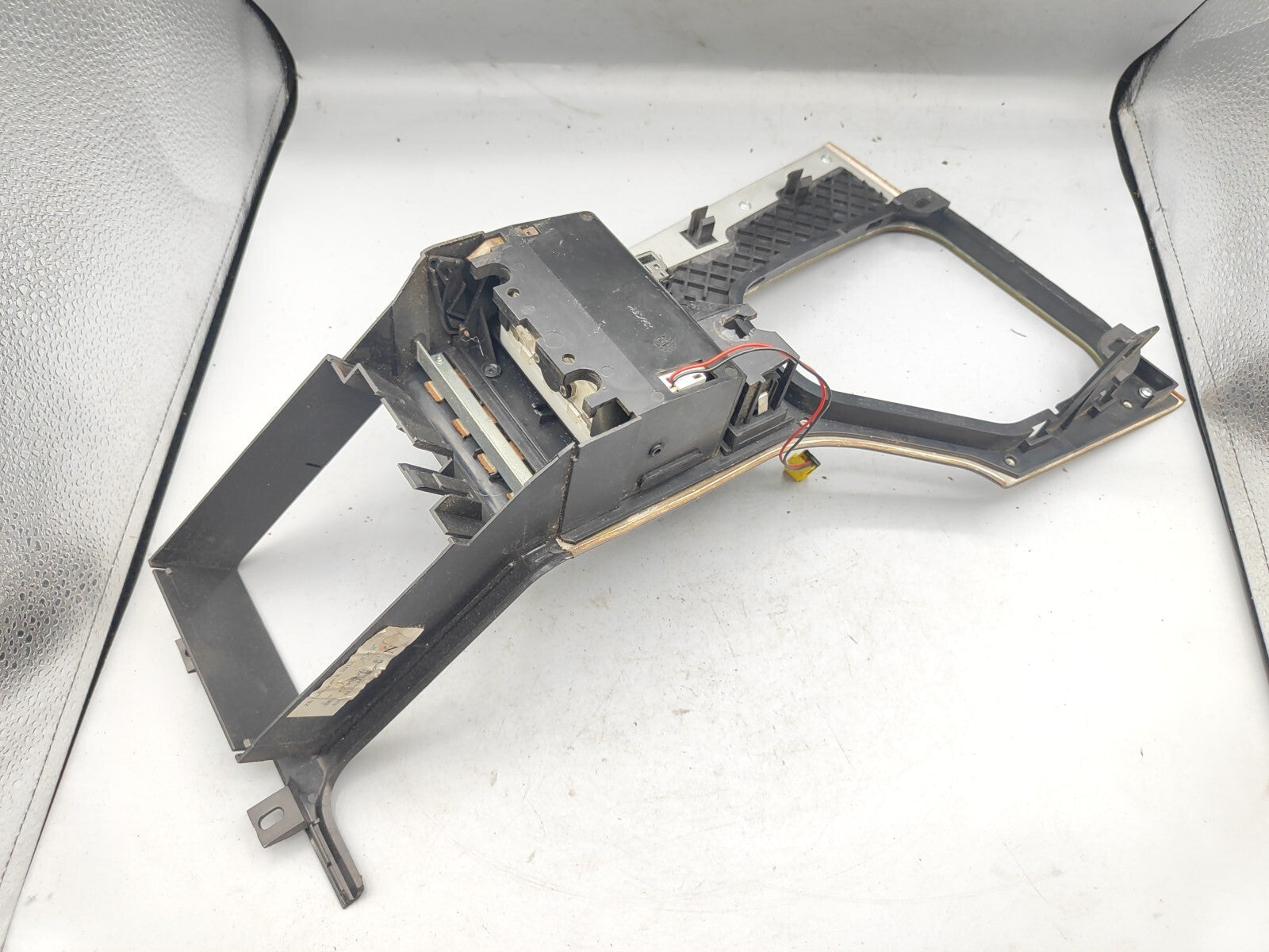 BMW 5 SERIES E39 Center Console Panel Wood Trim 8209847 304670100