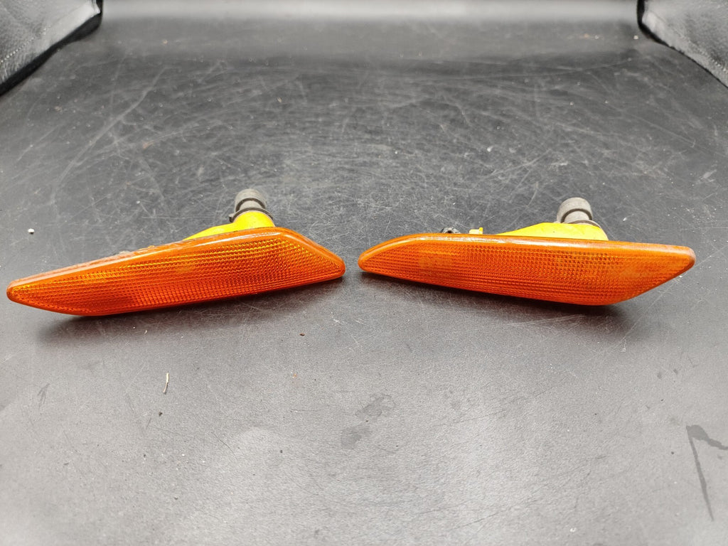 Alfa Romeo 156 2.4JTD 110kW Diesel 2000 Front Orange Indicator Turn Light Set