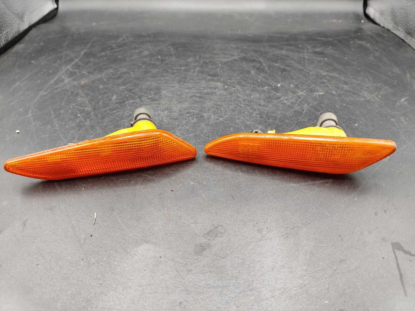 Alfa Romeo 156 2.4JTD 110kW Diesel 2000 Front Orange Indicator Turn Light Set