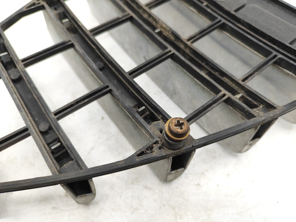 Alfa Romeo 147 Facelift 2007 Front Bumper Center Grill LS383060