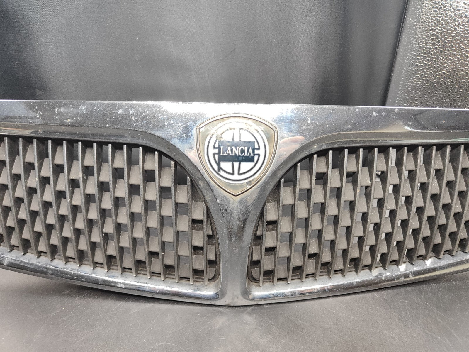 Lancia Lybra 2002 Front Bumper Upper Chrome Grill 46541435