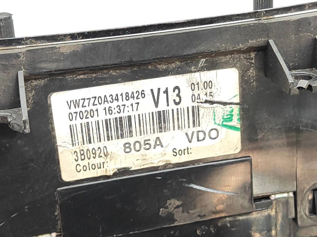 Volkswagen PASSAT B5.5 2002 LHD speedometer instrument cluster 3B0920805A 