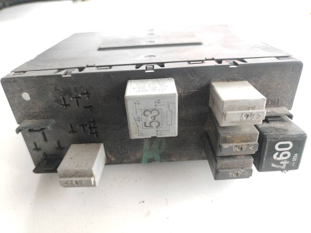 Volkswagen Golf V 2005 Comfort convenience body module 1K0937049F 