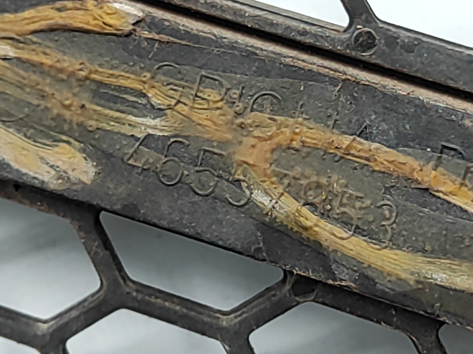 Alfa Romeo 147 1.9JTD 103kW 16V 2004 Front Right Bumper Grill 46557853