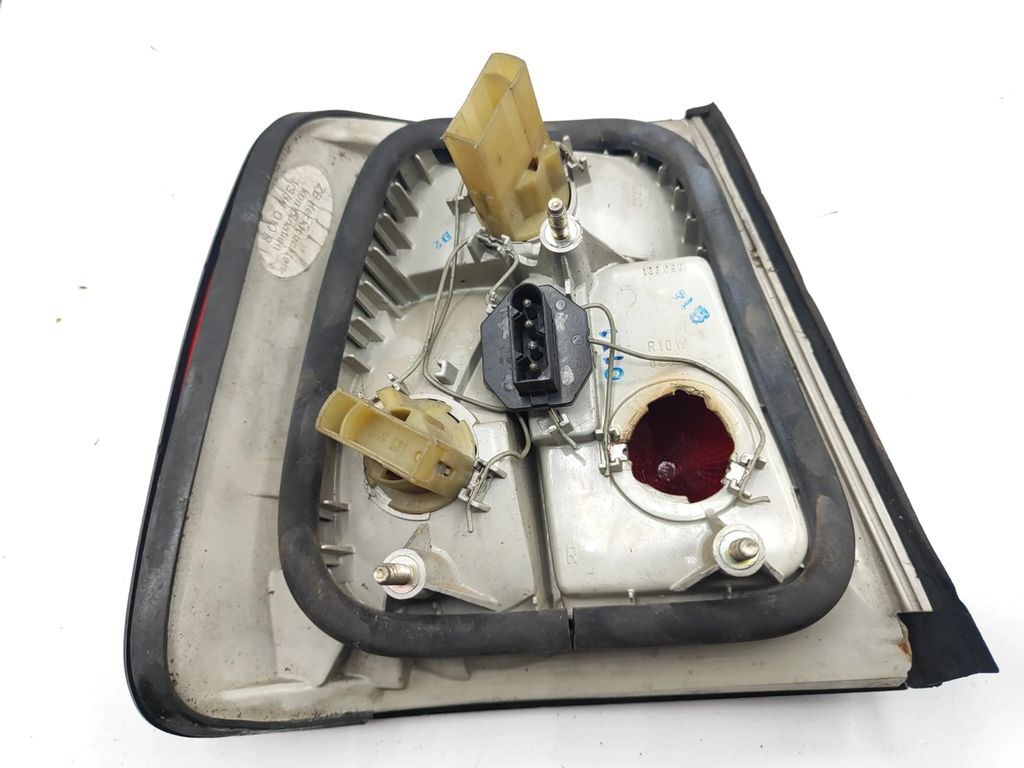 BMW 520 Series E34 1992 rear right side tail light lamp 1384010R 