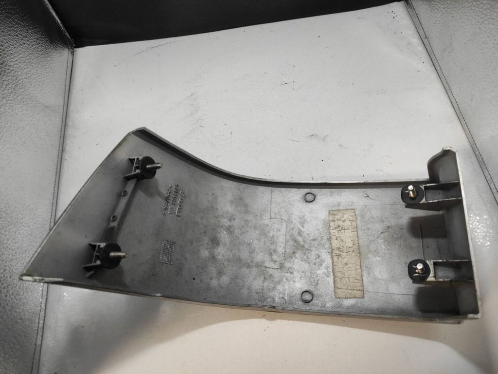 Saab 9-5 2.0T 110kW Petrol 2000 Rear right tail light trim cover 4593463 