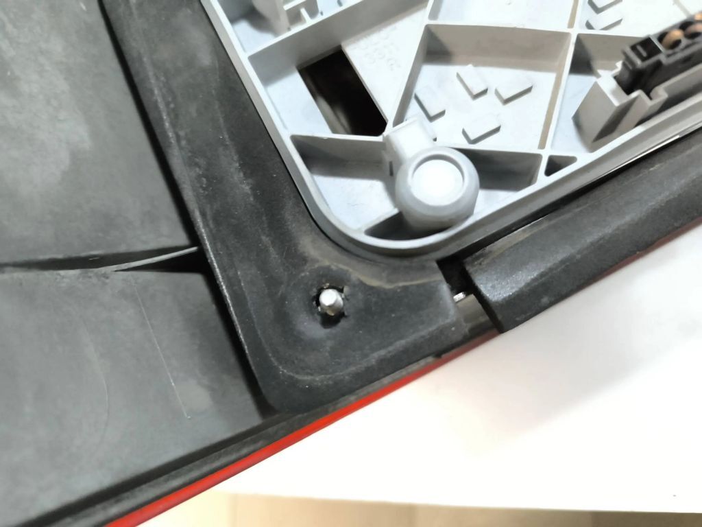 Mercedes-Benz C W203 Saloon 1.8i 2004 LHD rear right side taillight lamp 