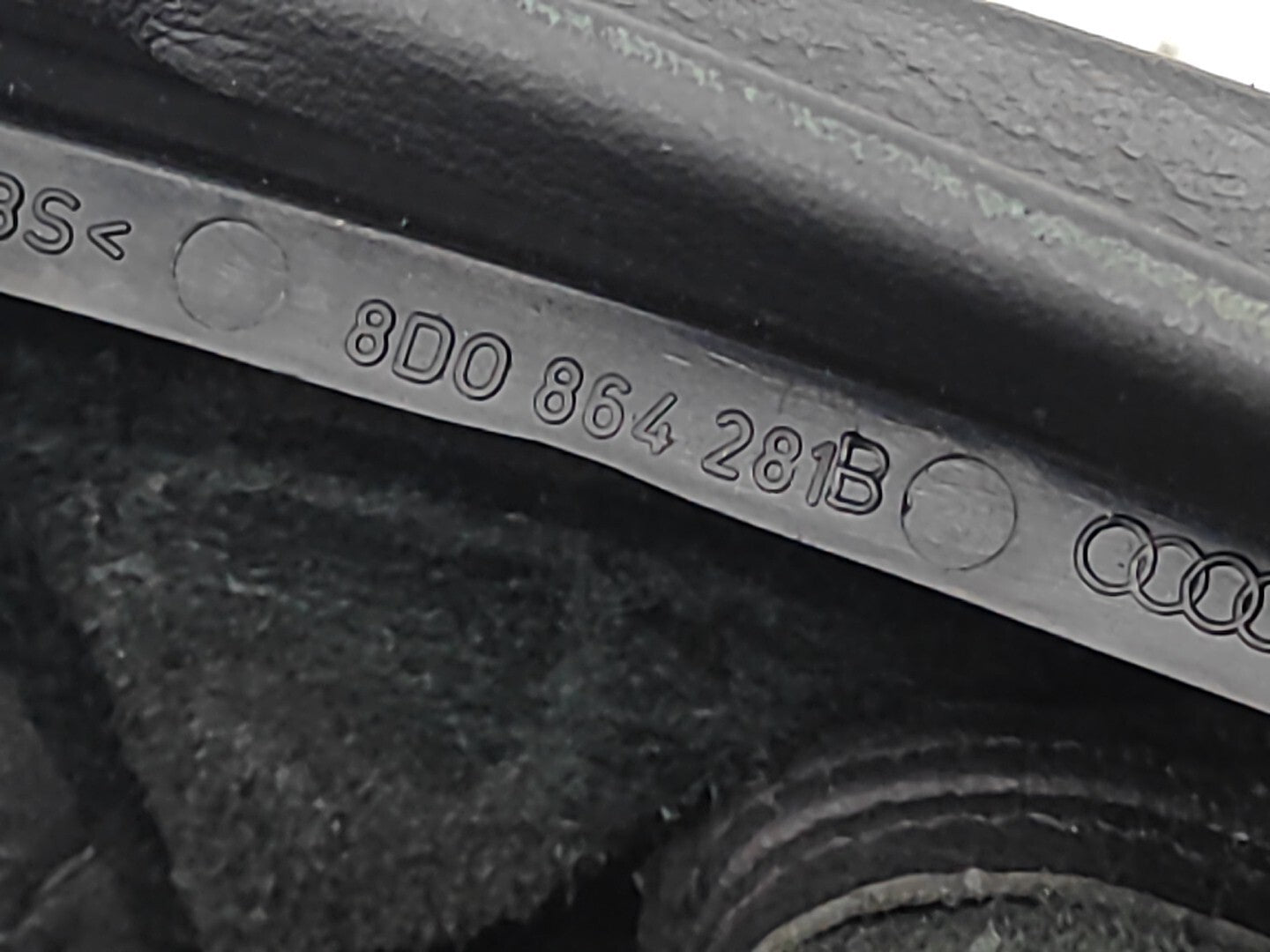 Audi A4 B5 1.8T Petrol Avant 1998 Manual Gear Stick Gaiter Trim 8D0864281B