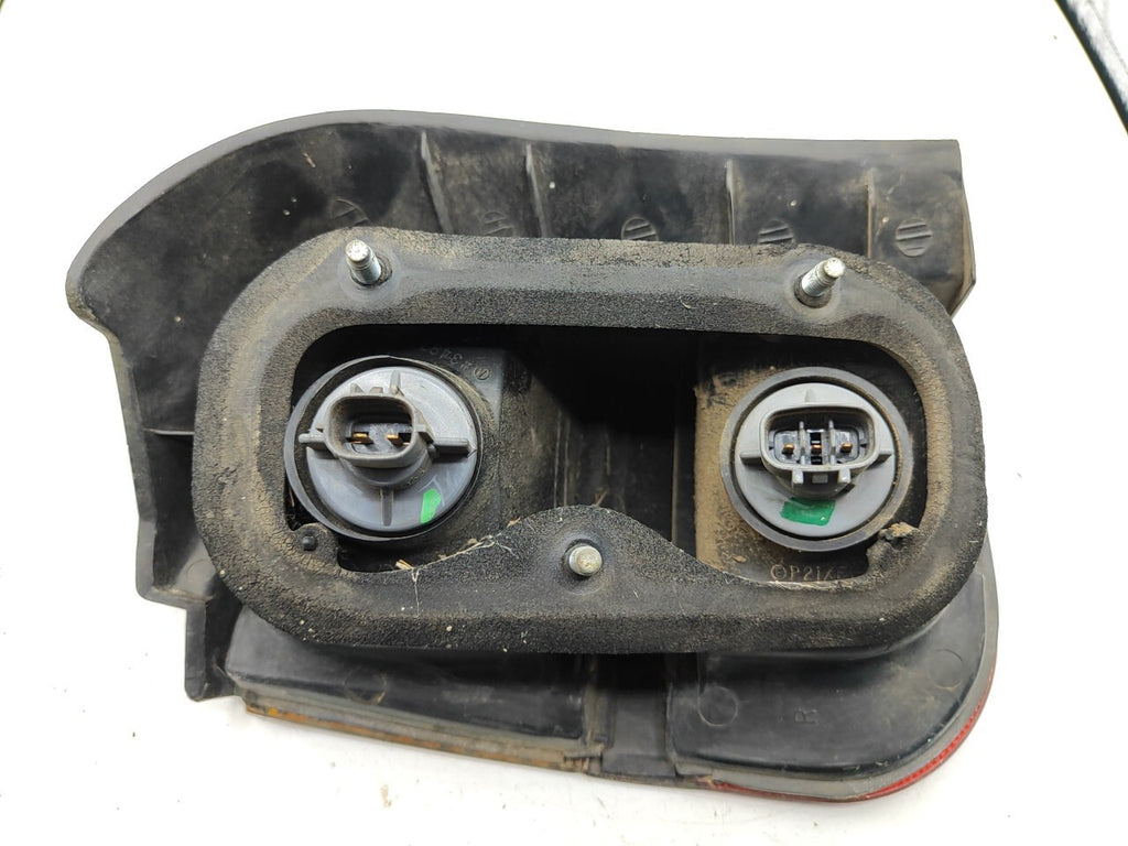 Mitsubishi Space Wagon 1997 LHD Rear Right Taillight Light 0431536R