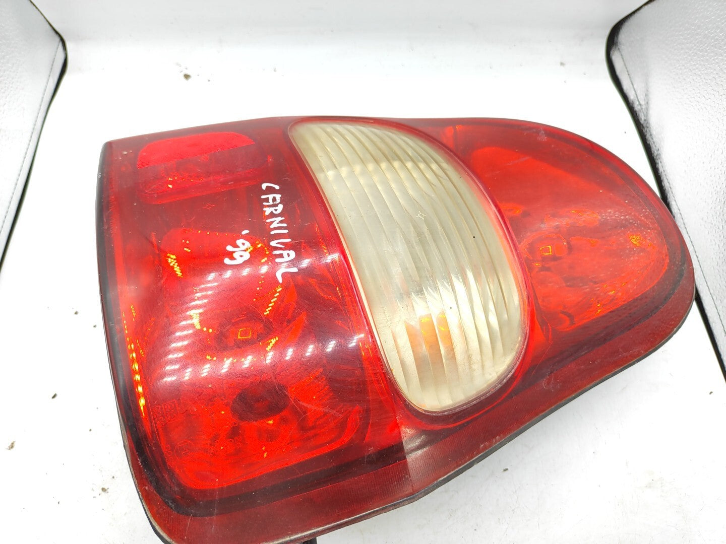 Kia Carnival 1999 LHD Rear Right Side Taillight Lamp Light 0K55251140