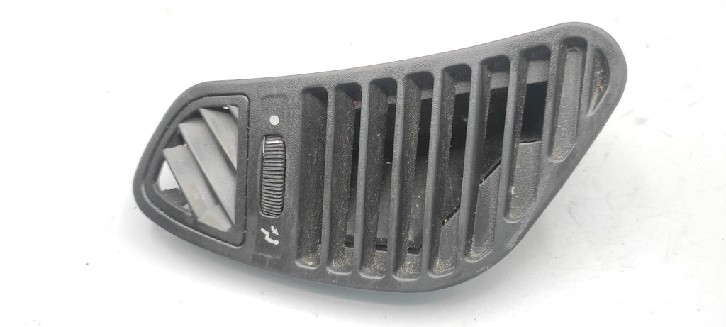 Alfa Romeo 156 2.4JTD 110kW 2003 LHD Front Right Dash Panel Side Air Vent Grill