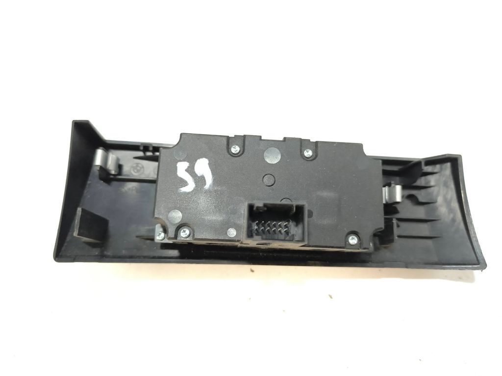 BMW 530D Series E60 E61 2007 HeadLight switch button 6988553 