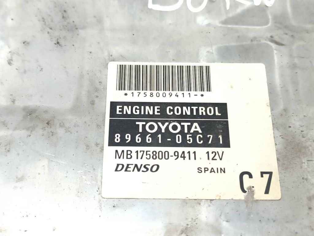 Toyota Avensis T250 2006 8966105C71 Engine control unit module ECU 1758009411