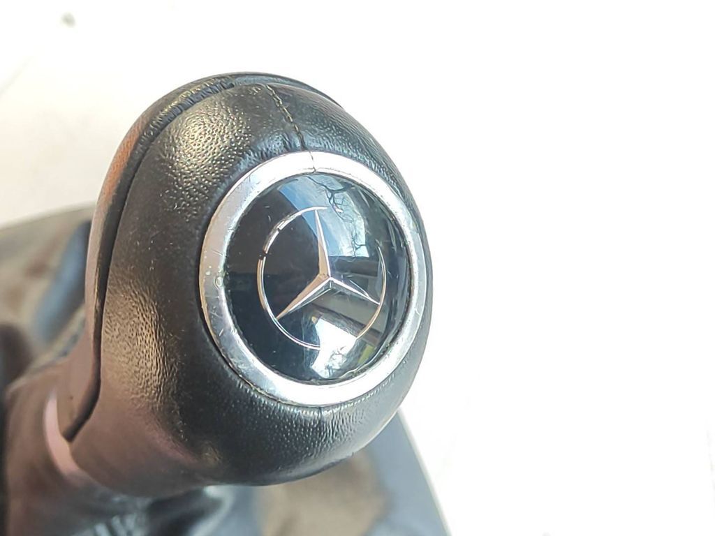 Mercedes-Benz C W204 2010 Gear lever shifter trim leather knob A2042677710