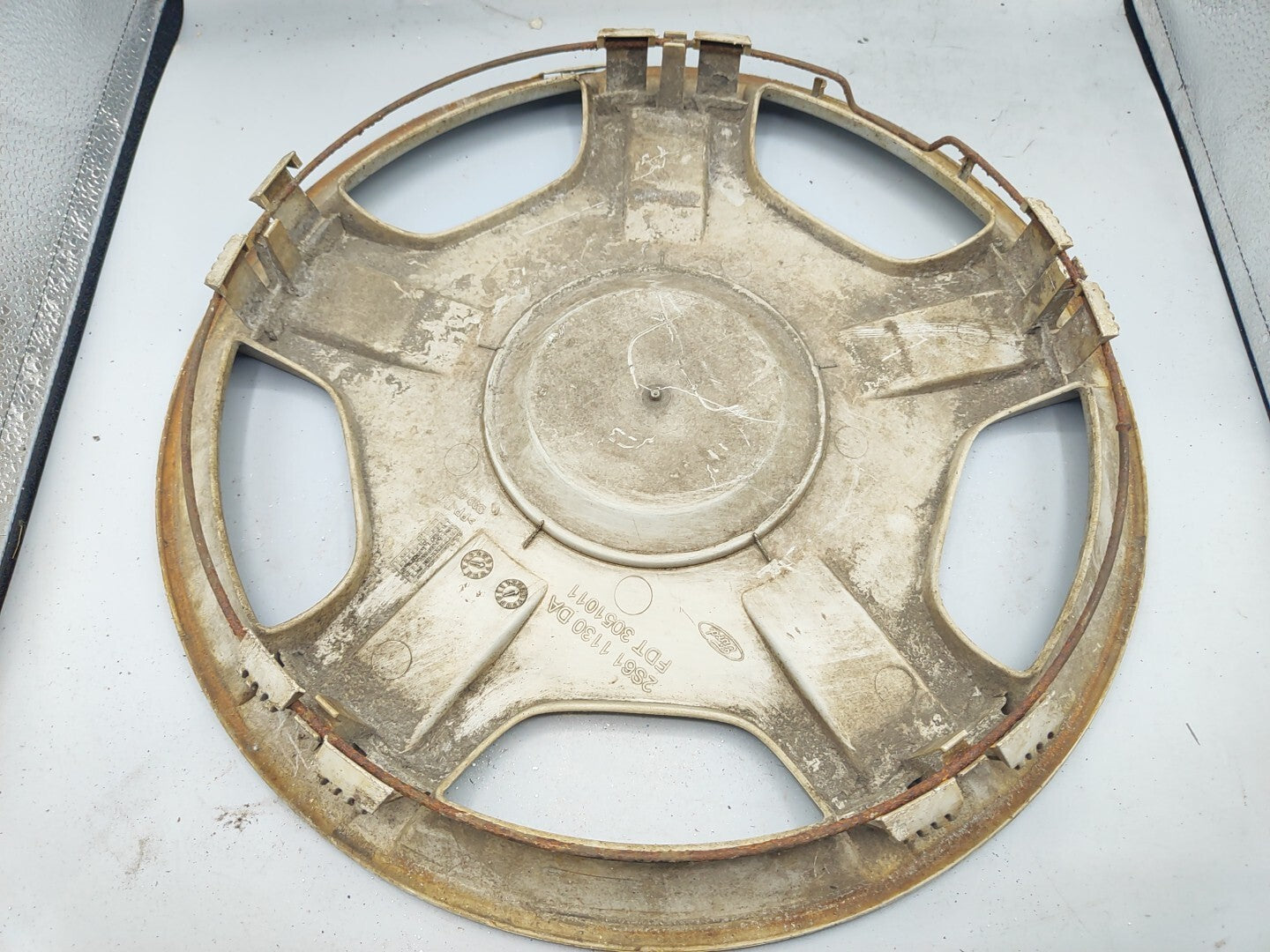 Ford Fiesta MK6 Petrol 2004 R14 Center Wheel Cap Cover 2S611130DA