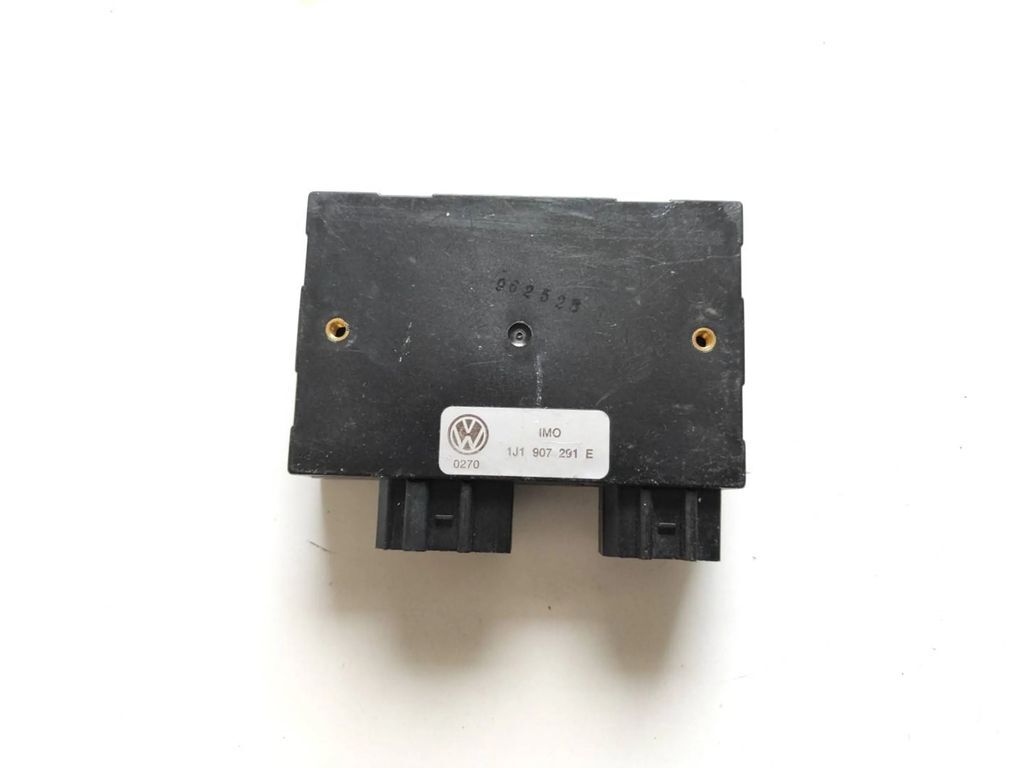 Volkswagen Golf Bora 1999 Comfort convenience body module 1J0959799K 