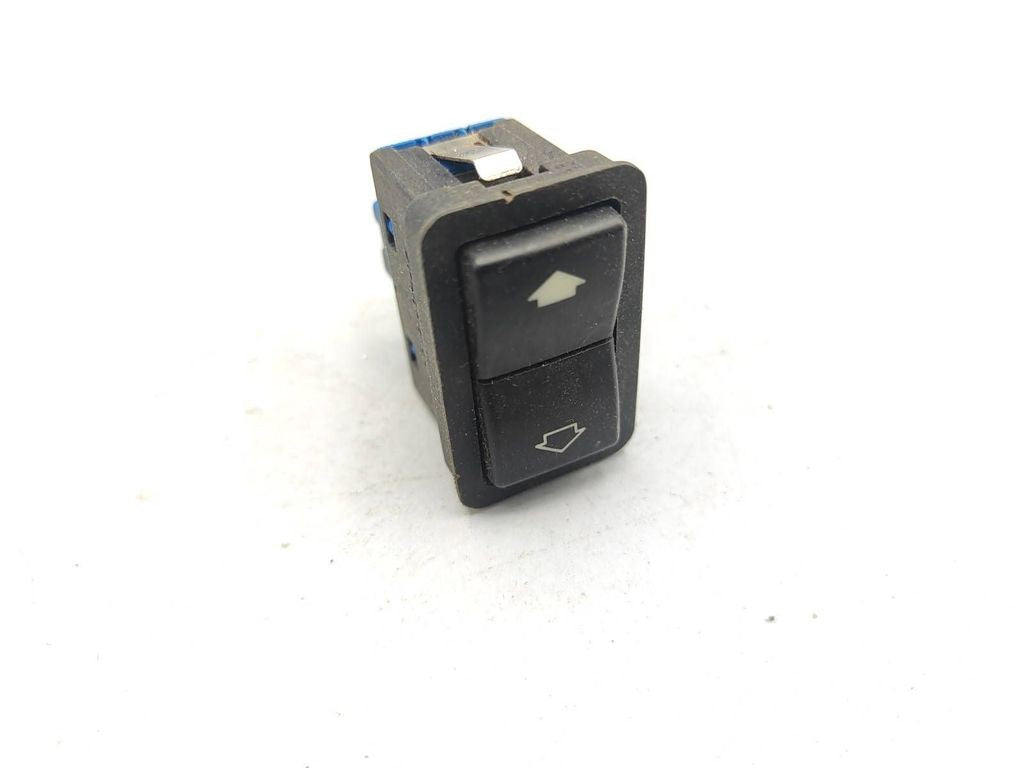 BMW 5 E39 1997 Electric window control switch 8368932 