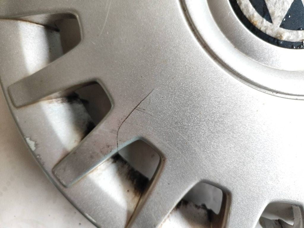 Volkswagen Golf IV 2001 R15 wheel hub cap trim 1J0601147H 