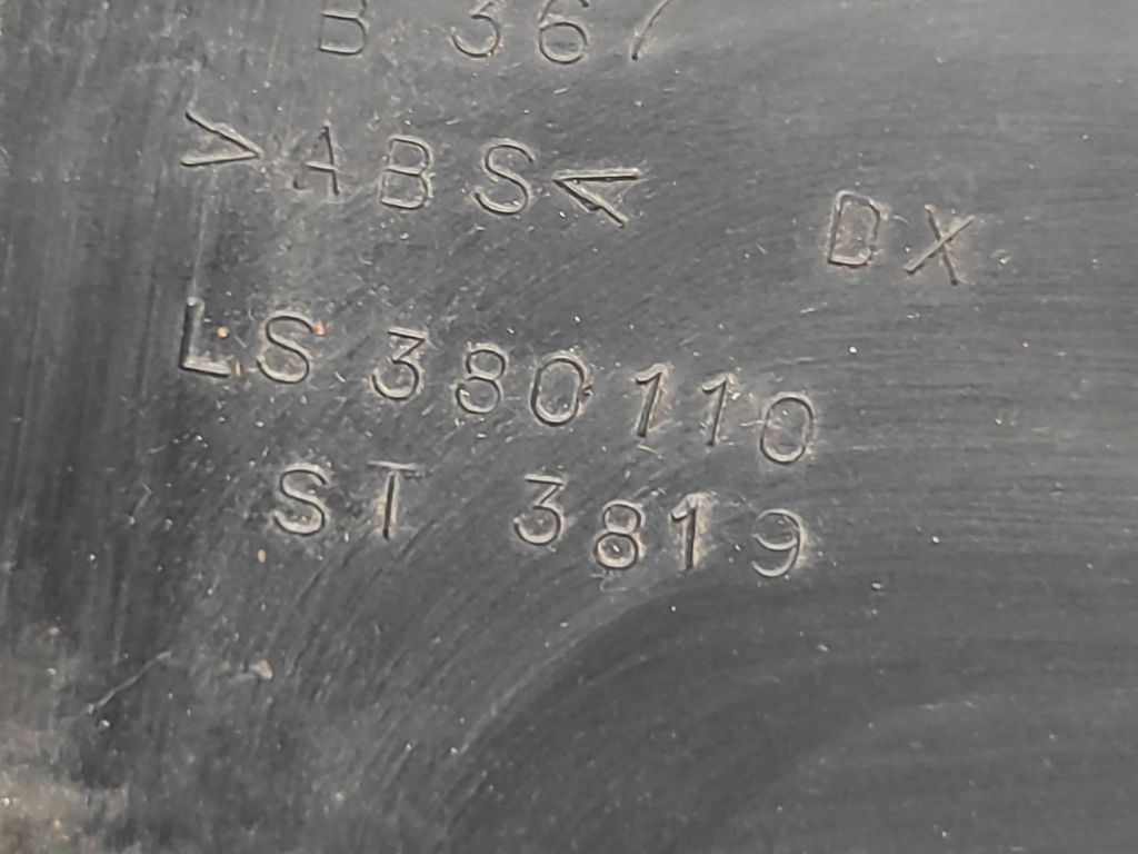 Alfa Romeo 156 FL 2004 Front right bumper upper radiator grill LS380110 