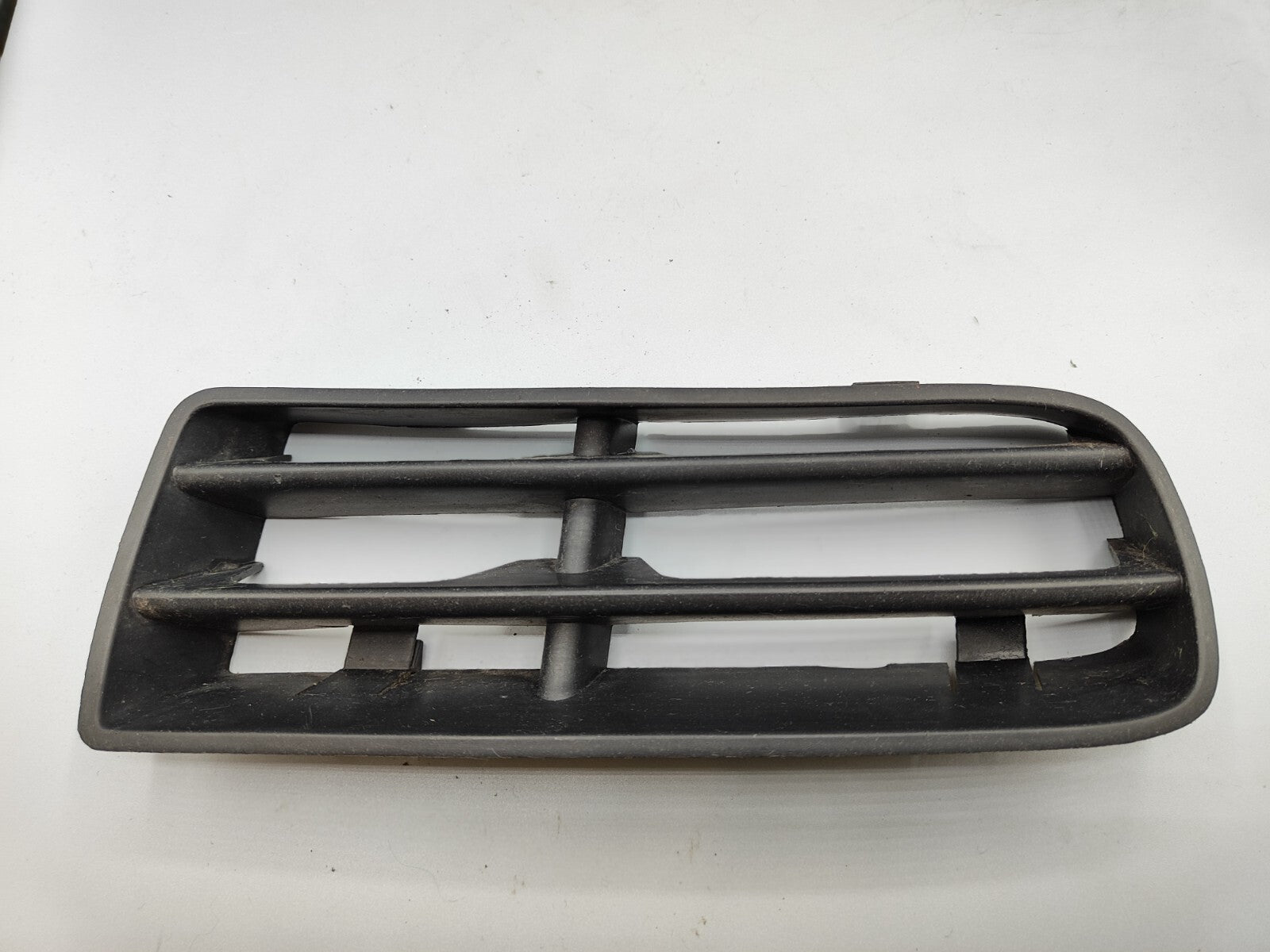 Volkswagen Golf MK4 2000 Front Left Bumper Lower Grill 1J0853666E
