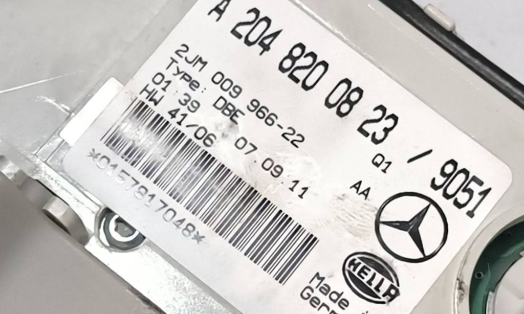 Mercedes-Benz C W204 2010 front seat dome light A2048200823 