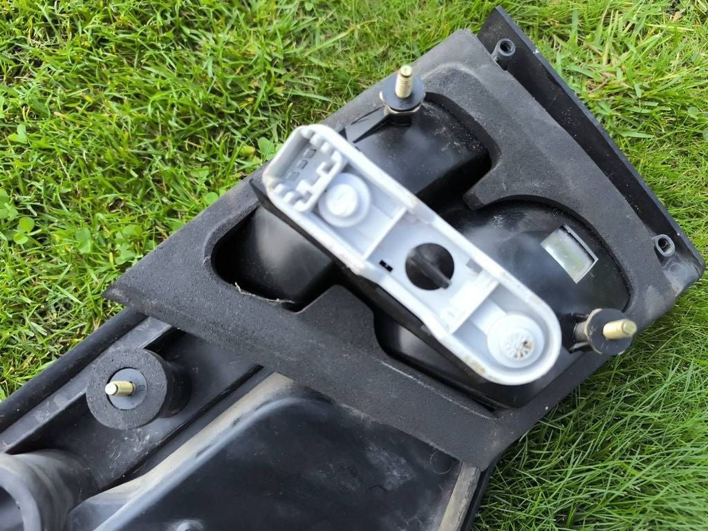 Alfa Romeo 155 1994 Rear tailgate tail light lamp 60568444 