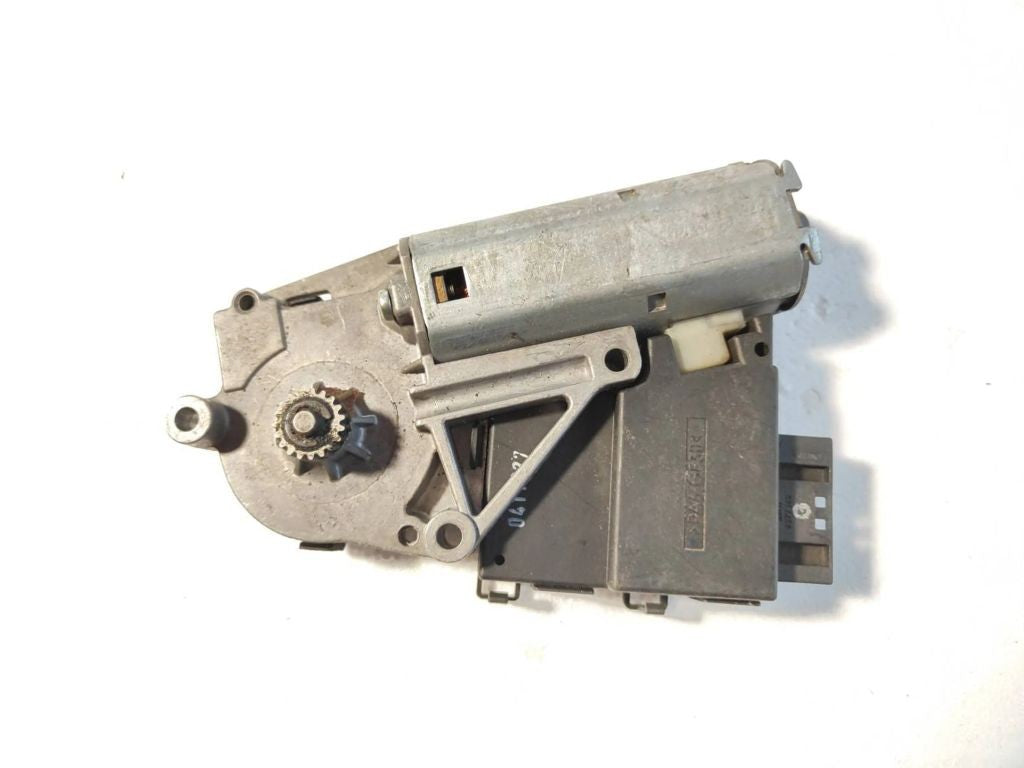 BMW 5 E39 1999 Sunroof electric motor actuator 8377939 