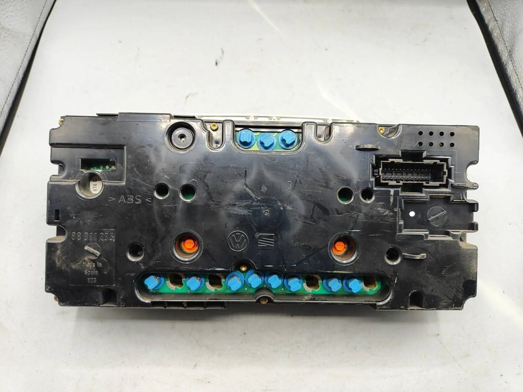 Seat Ibiza II TDI 1999 LHD speedometer instrument cluster 6K0919033JT 
