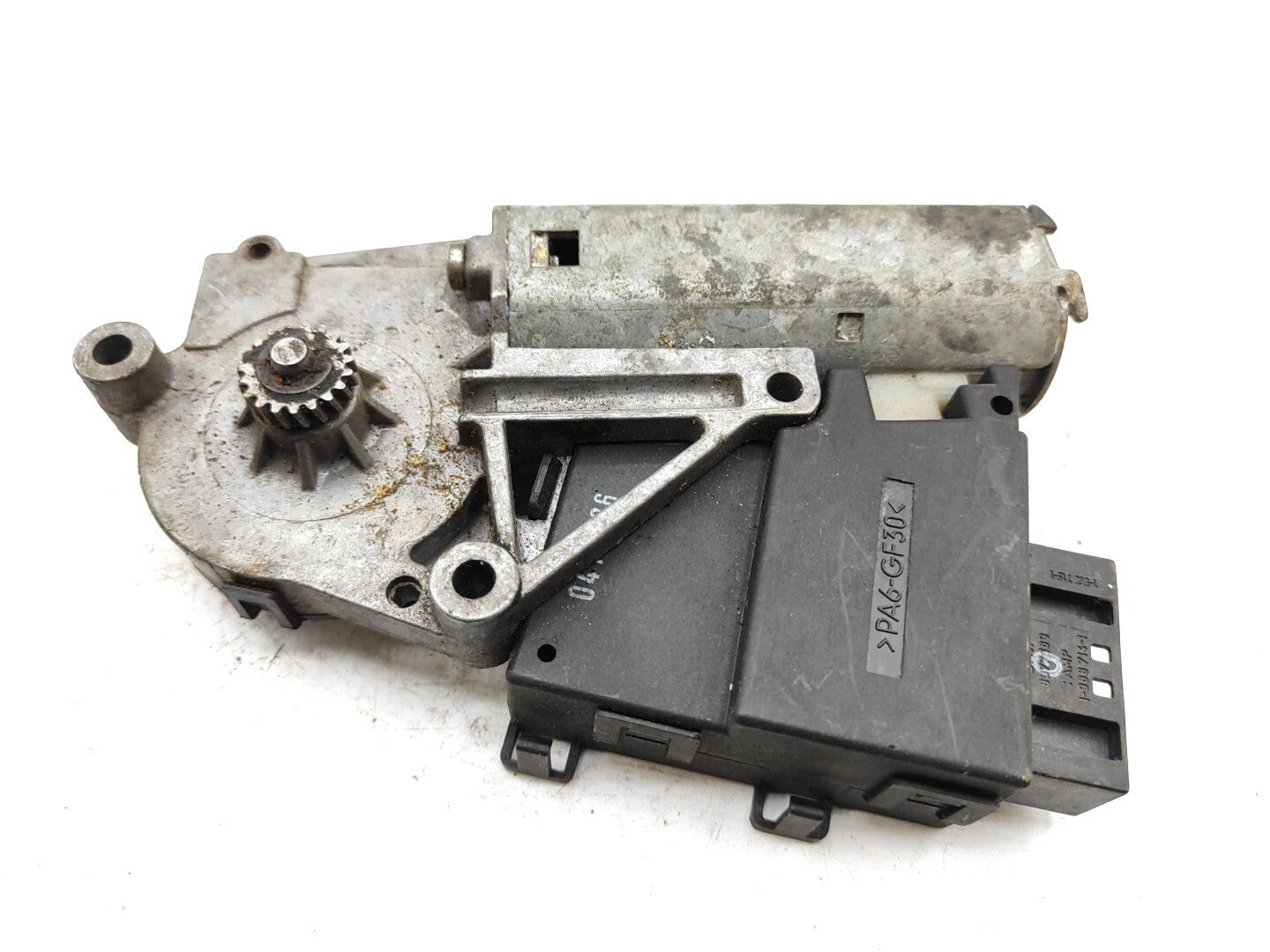 BMW 5 SERIES E39 530D 142kW Estate 1999 Sunroof Motor 8377939 67618377939