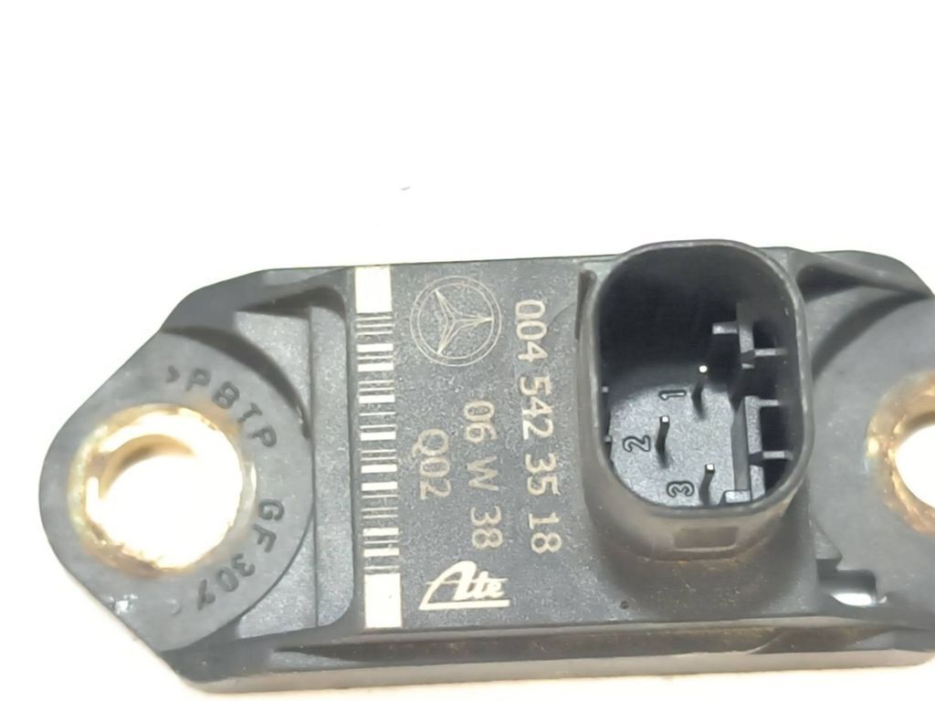 Mercedes-Benz E W211 2003 Acceleration sensor 0045423518 
