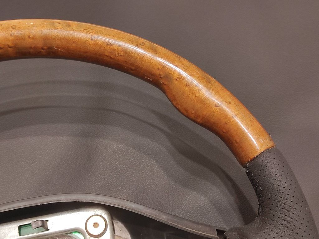 Jaguar S-Type 1999 Steering wheel XR8314K147BAW 
