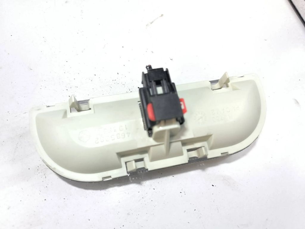 Chrysler Voyager 3.8i 1998 rear seat dome reading light 4685282 
