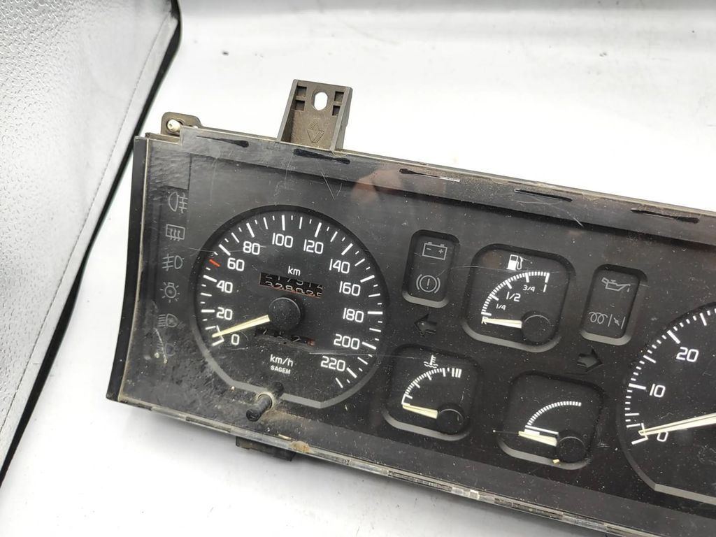 Renault Clio I 1.2i 1991 speedometer instrument cluster 7700841356 